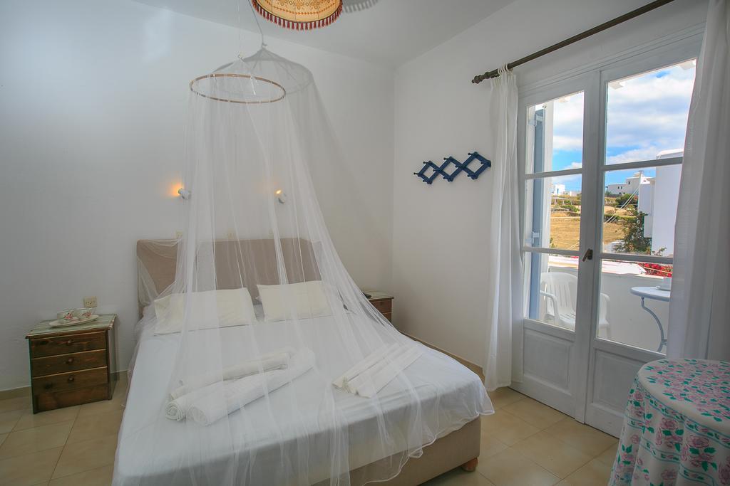 Paros Rita Studios Piso Livadi Ruang foto